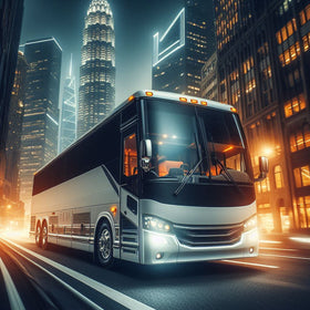 Coach/Tour Bus Diesel, 8.6 – 11.5 L / 501 – 700 CID, Automatic Transmission, Steering & Lift/Tag Axle, With Single Differential SKU 886641